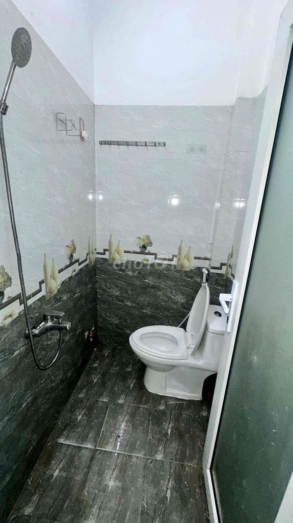 4 bedrooms for clean rent on 59th Street.