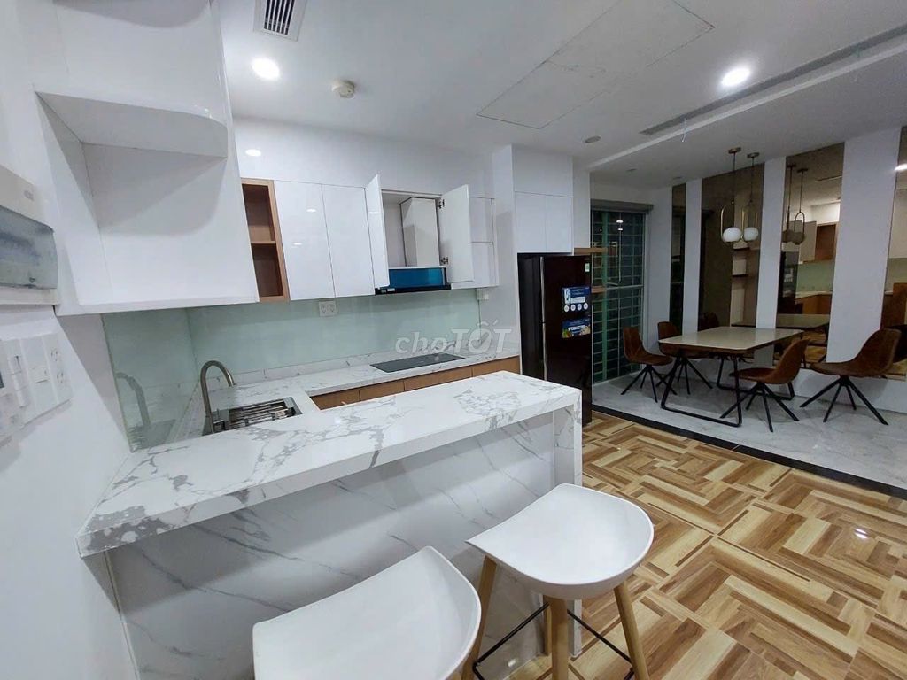 - 5 X19 M 3 floors - bv security 24/7 - full interior