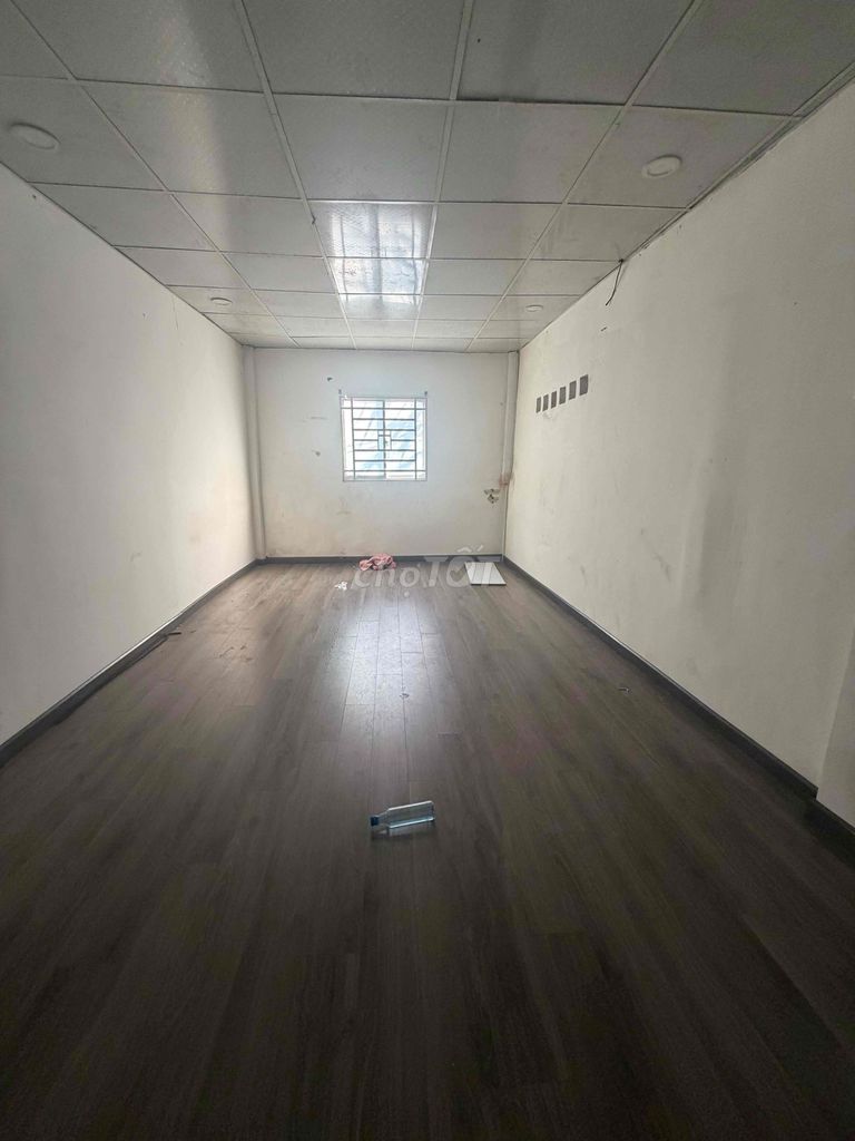 Rent the whole Nguyễn Cửu Vân. Repainting