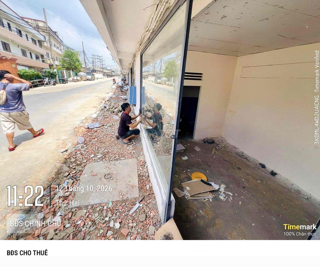 The cash room is just at & KTTS at the worker's quarters right around An Lạc