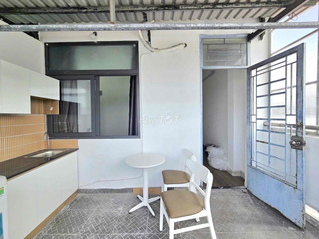 The penthouse. One bedroom, please.