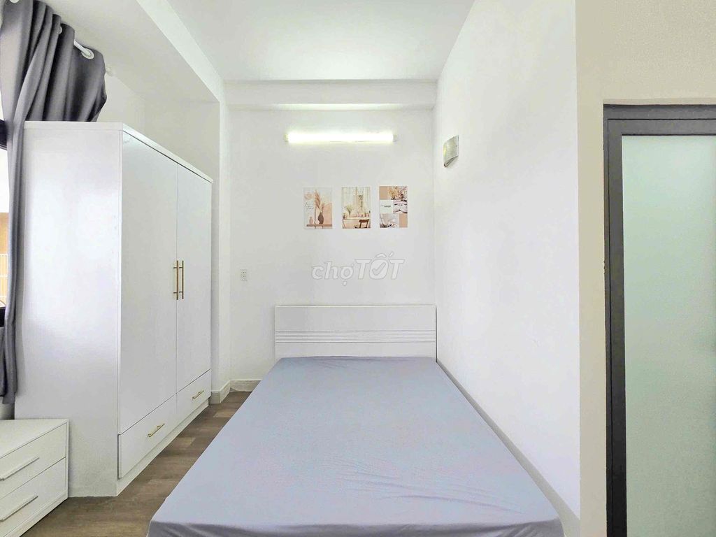 The penthouse. One bedroom, please.