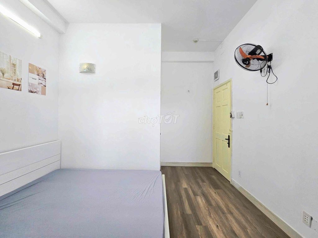 The penthouse. One bedroom, please.