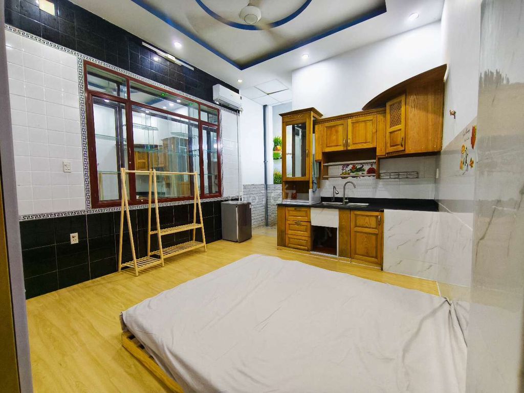 Rent room.