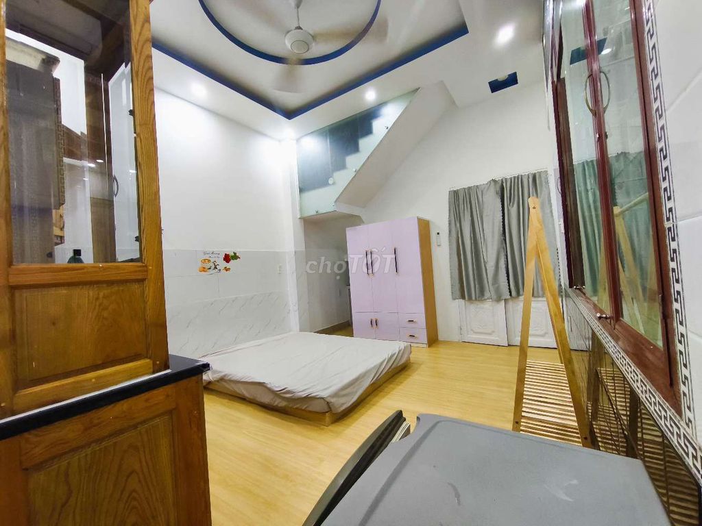 Rent room.