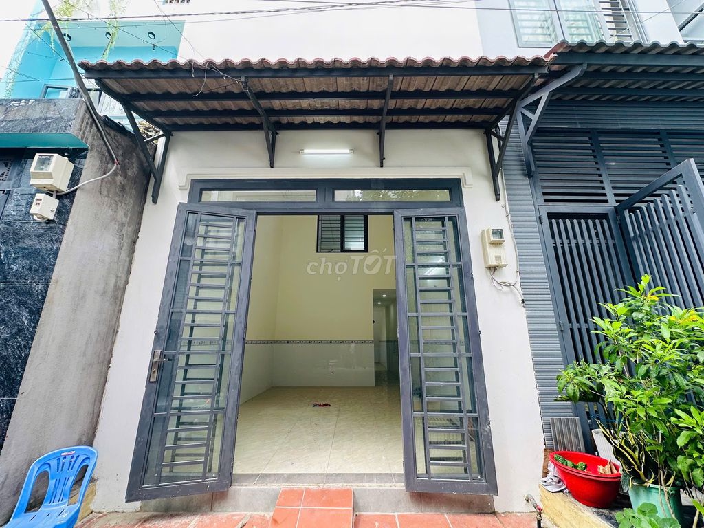Rent an entire Phan Văn Hớn place, area: 4 x19, 1 floor