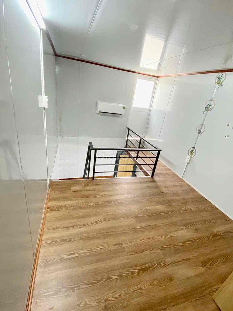 The cheap student room near the commercial university.