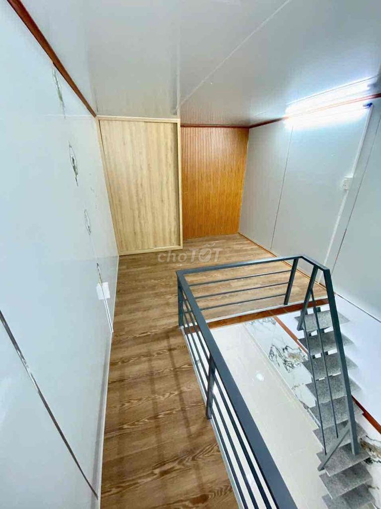 The cheap student room near the commercial university.