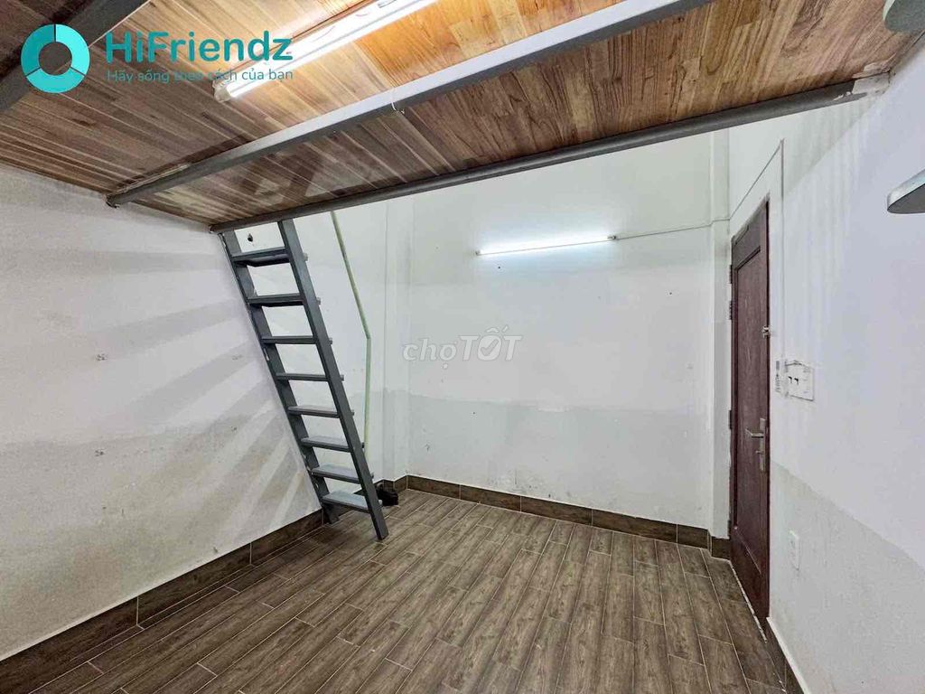 upper guard room full interior - elevator car vault
