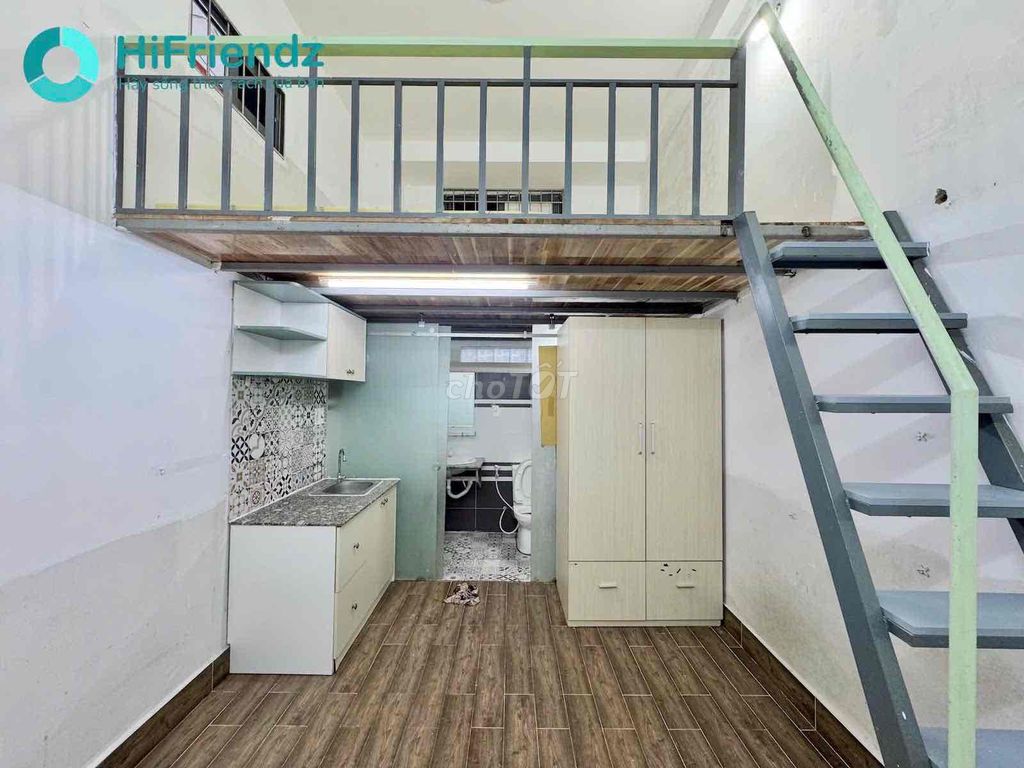upper guard room full interior - elevator car vault