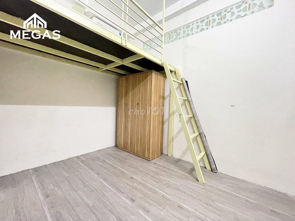 Rent a room with interiors and freedoms.