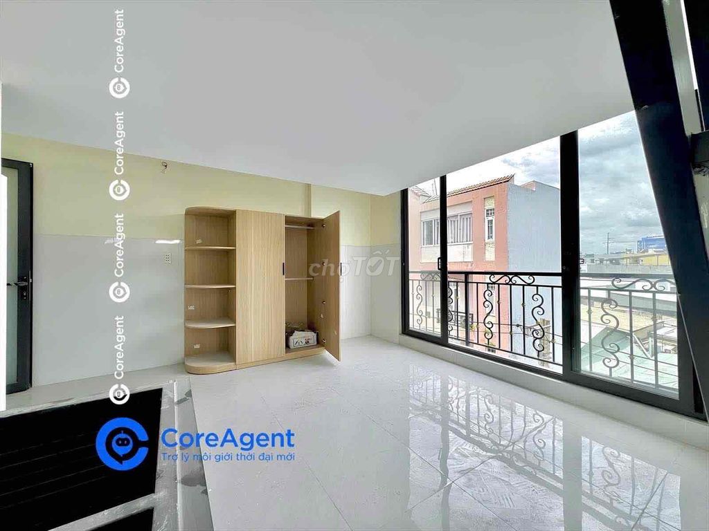 We'll rent out a balcony. 35 M2 right at the Thủ Đức -- 4.2 million.