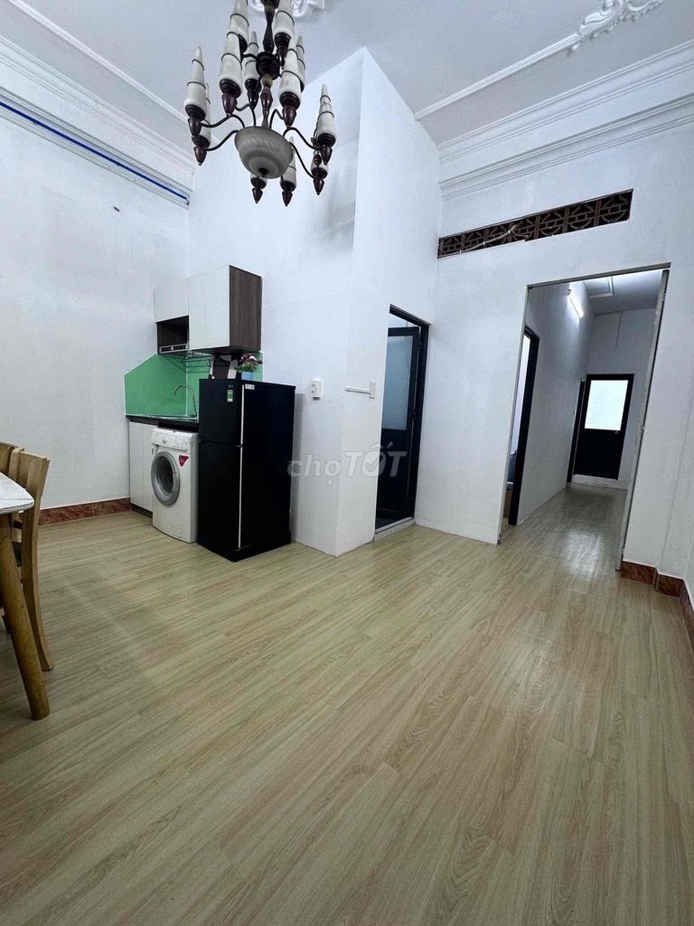 Renting two Dương Quảng Hàm bedrooms at the University of Herthology.