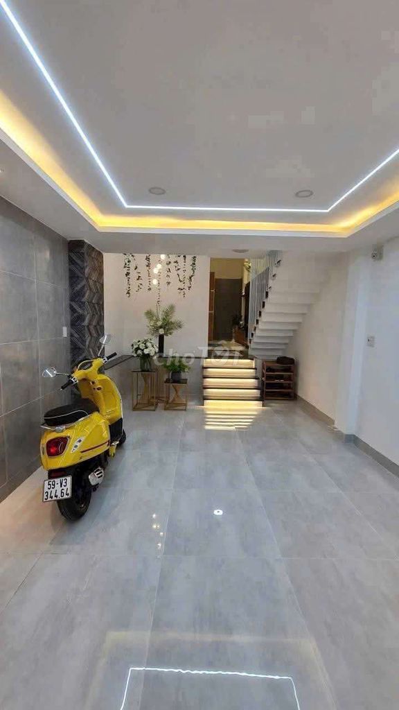 Super-beautiful house, right cv, Lê Văn Thọ, 070 8, Gò Vấp, 4 x17 meters, elevator, 4 stories.