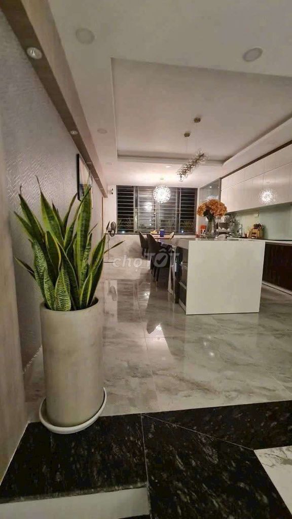 Super-beautiful house, right cv, Lê Văn Thọ, 070 8, Gò Vấp, 4 x17 meters, elevator, 4 stories.