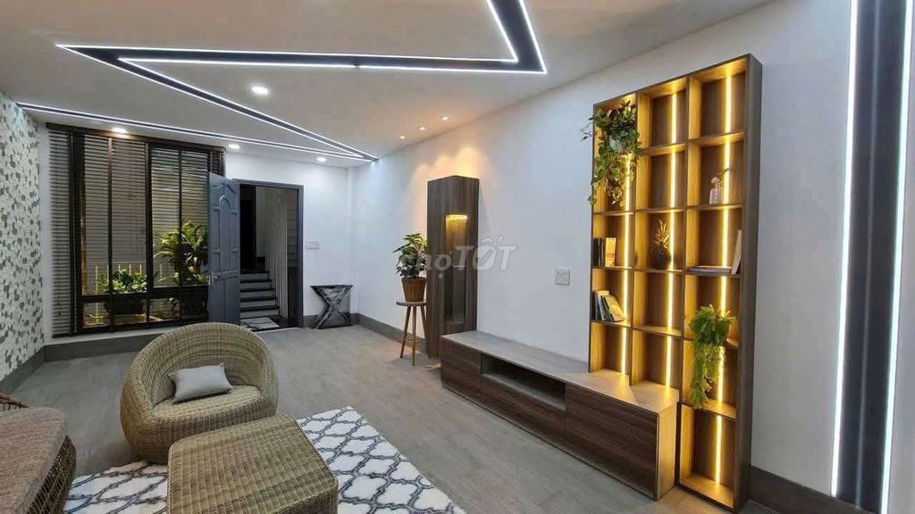 Super-beautiful house, right cv, Lê Văn Thọ, 070 8, Gò Vấp, 4 x17 meters, elevator, 4 stories.