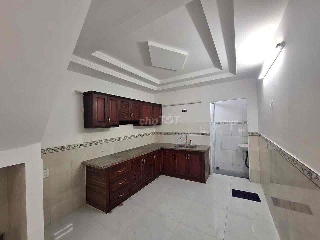 New house 2 L + st 4 rooms 8 million 3.2 x 13 car alleys near Nhà Bè Hospital