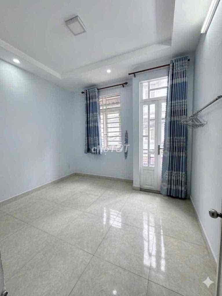 New house 2 L + st 4 rooms 8 million 3.2 x 13 car alleys near Nhà Bè Hospital