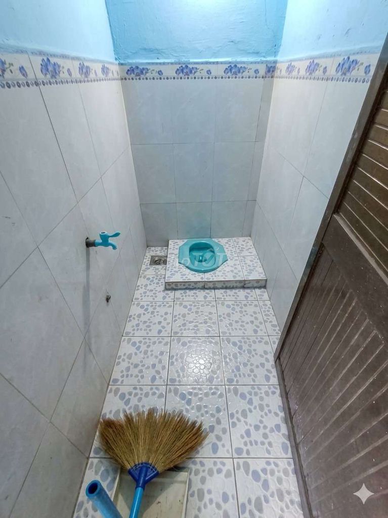 The original front house is 75 meters cheap