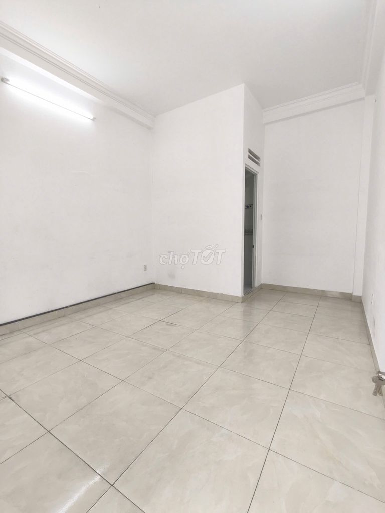 Phạm Văn Bạch 4 x10 meters 1st floor 2rd floor 3 bedroom