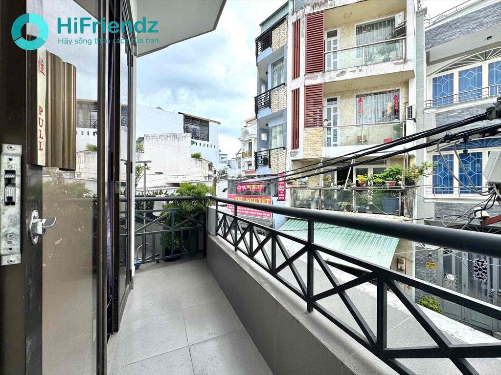 Studio Full House Service 25 m2 right at Âu Dương Lân District 8 near Parc Mal
