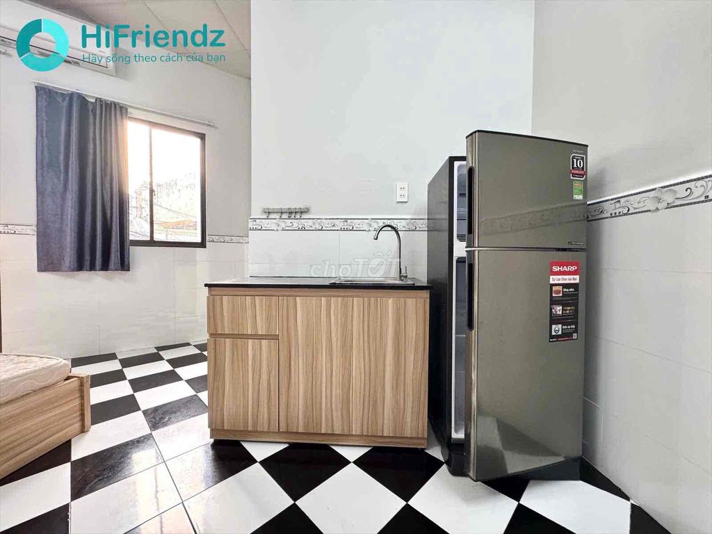 Studio Full House Service 25 m2 right at Âu Dương Lân District 8 near Parc Mal