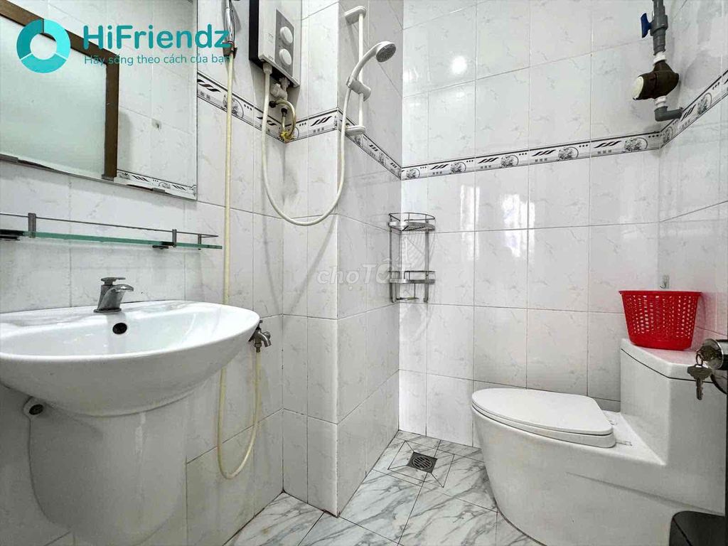 Studio Full House Service 25 m2 right at Âu Dương Lân District 8 near Parc Mal