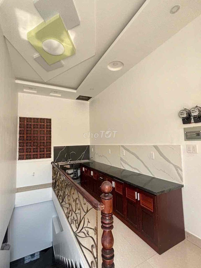 Full Seven's Private Room, Manner.