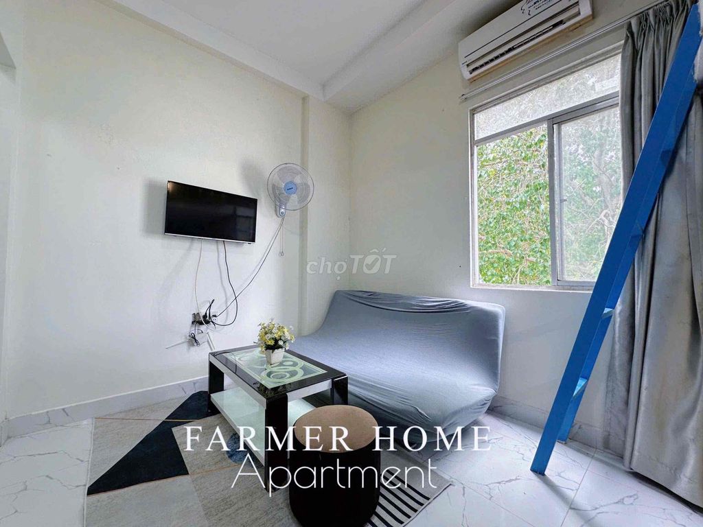 The apartment is a window away from vhu Vaa 5 P car
