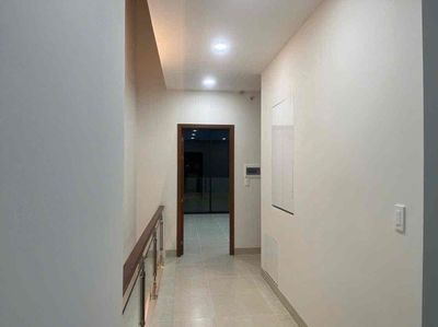 Rent a street house at The Global City for 55 million.