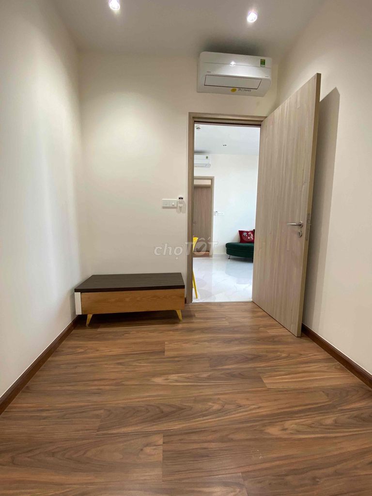 Rent the three-room corner of DA through District 8, full interior. It's 18 million ath.