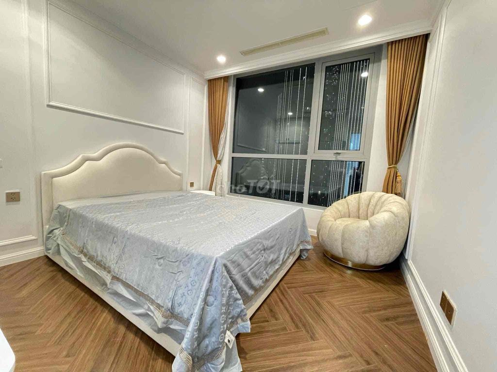 Rent 3 bedroom 120 M2 Vinhomes Central Park.