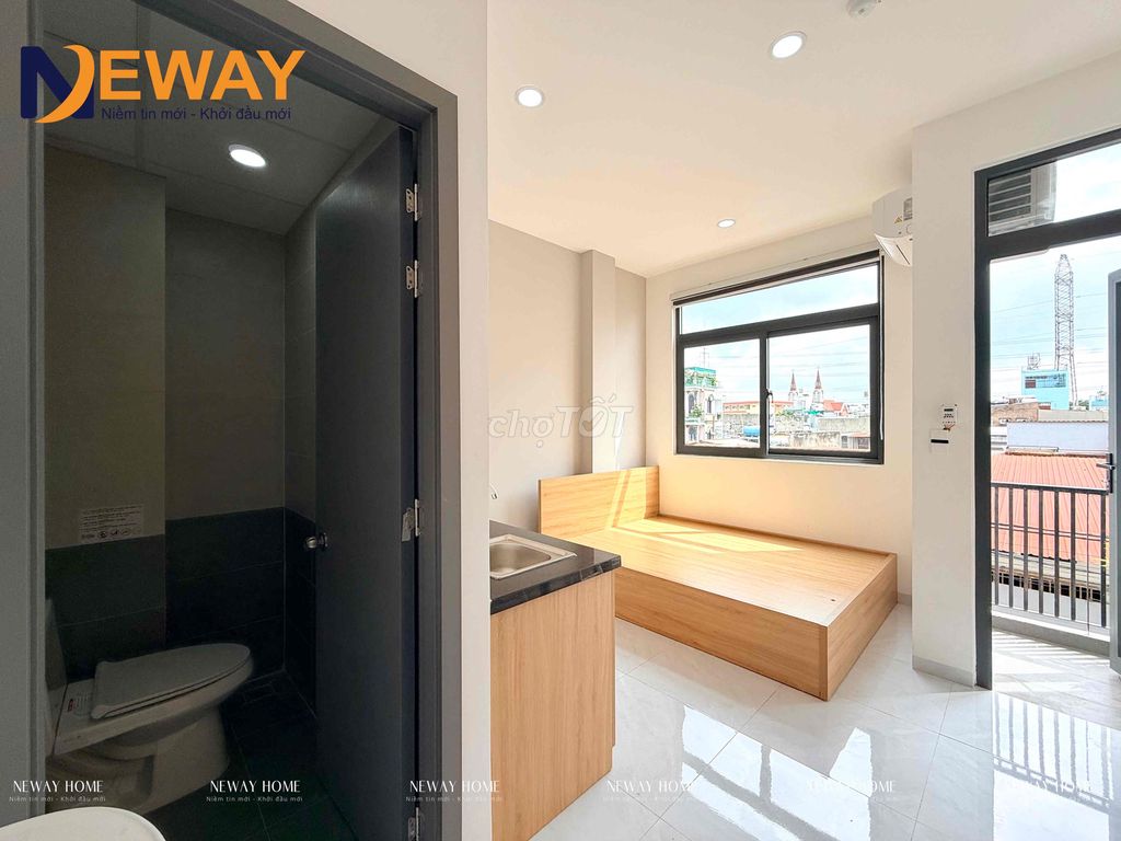 The newly built boarding room fell by the clouds with the ready interior elevator.