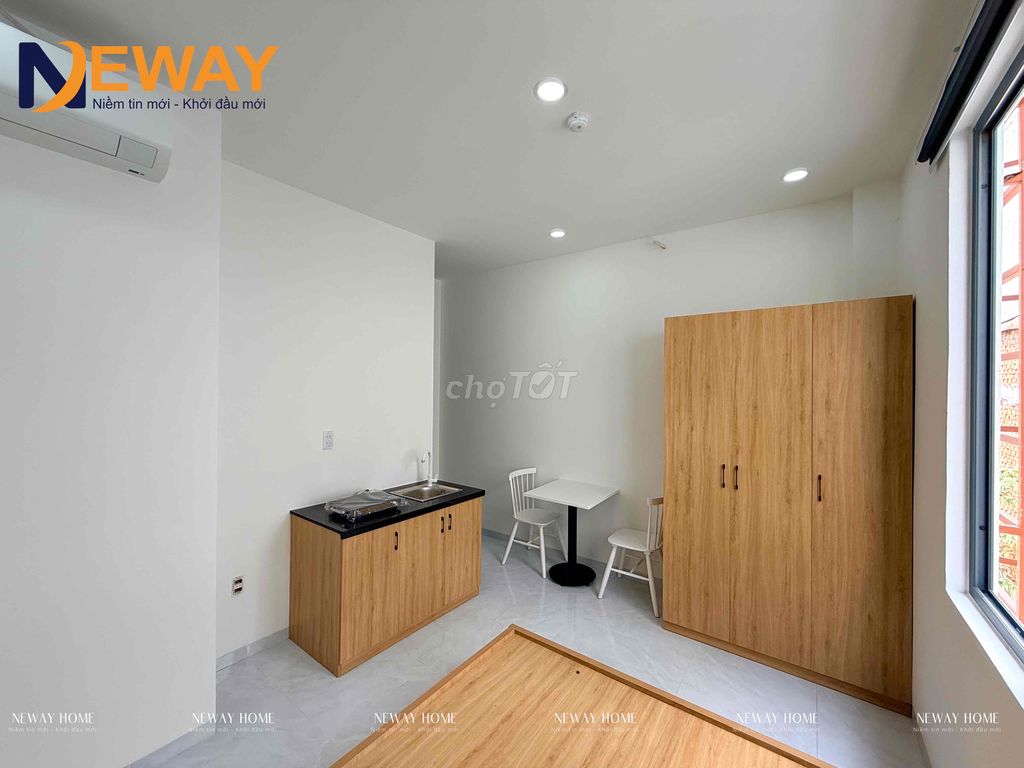 The newly built boarding room fell by the clouds with the ready interior elevator.