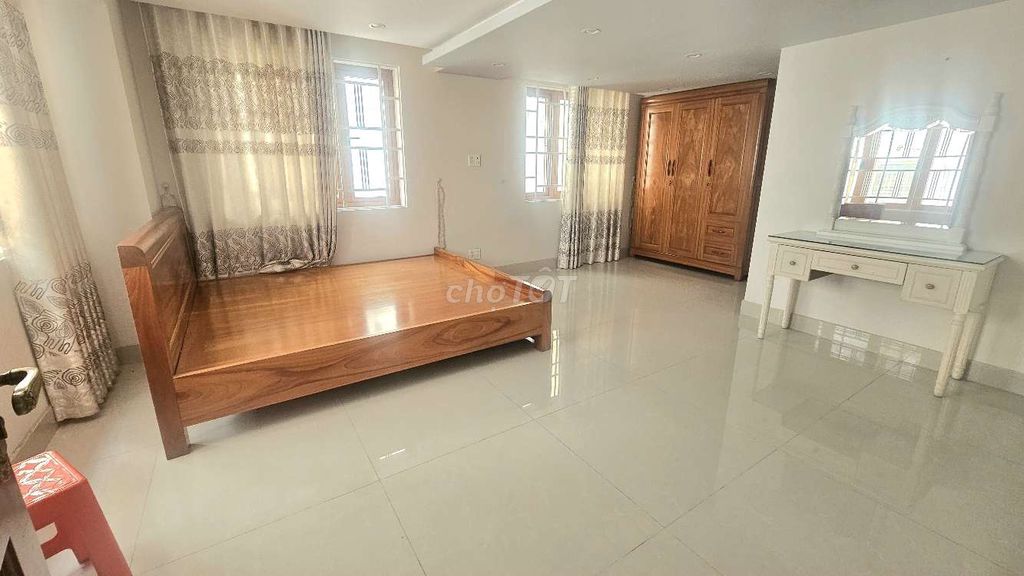 House 66 M2, 8 X20, 5 floors, 5 bedroom 5 toilets
