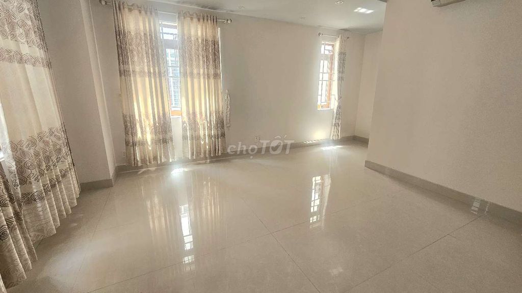House 66 M2, 8 X20, 5 floors, 5 bedroom 5 toilets