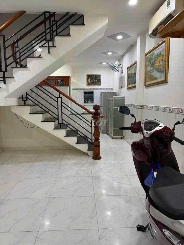 Private home 1/Phan Đăng Lưu, has a monthly interior of 14 million dollars (0.5 m).