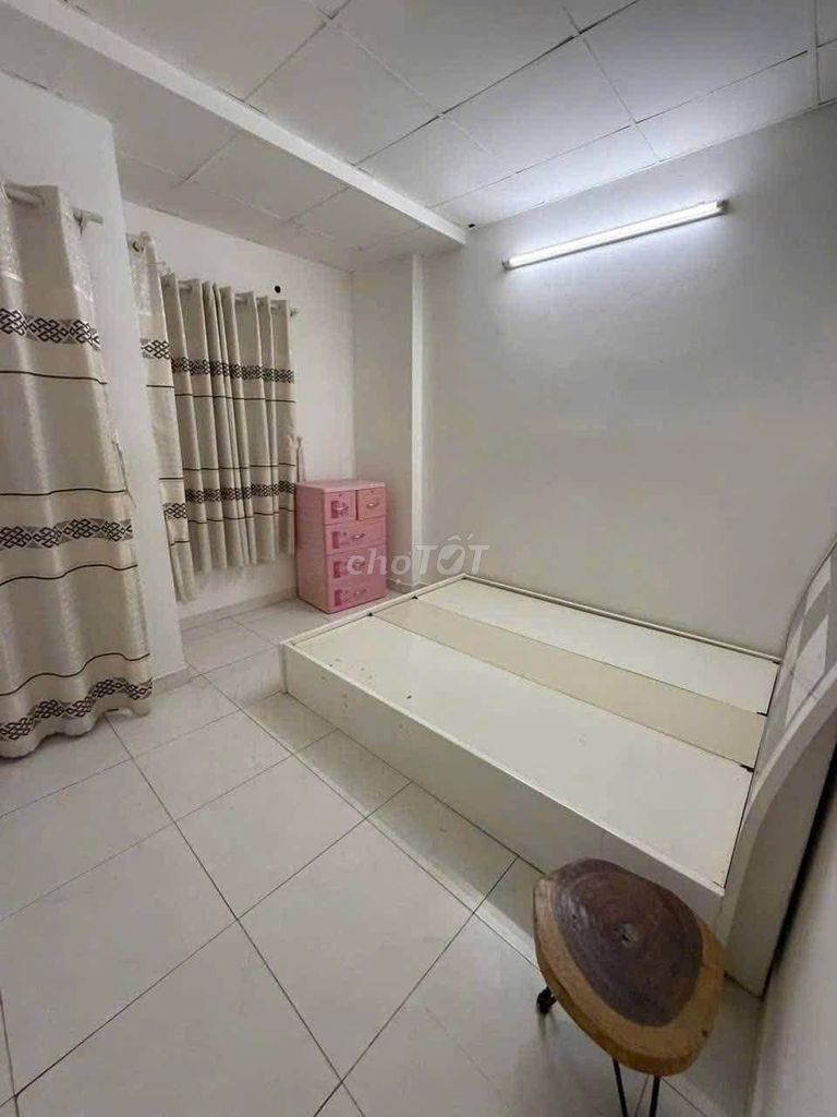 Private home 1/Phan Đăng Lưu, has a monthly interior of 14 million dollars (0.5 m).
