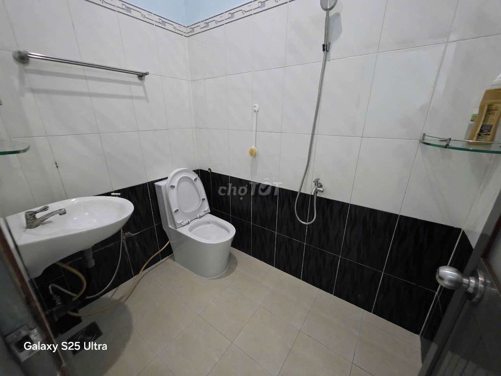 We'll rent a two-story apartment. Two toilets.