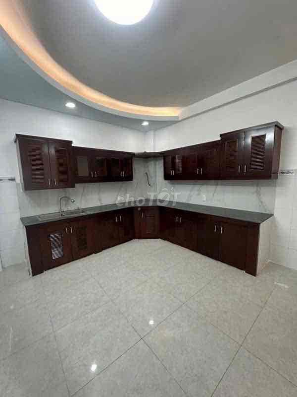 Rent the entire apartment 11 million Thoại Ngọc Hầu Tân Phú district.
