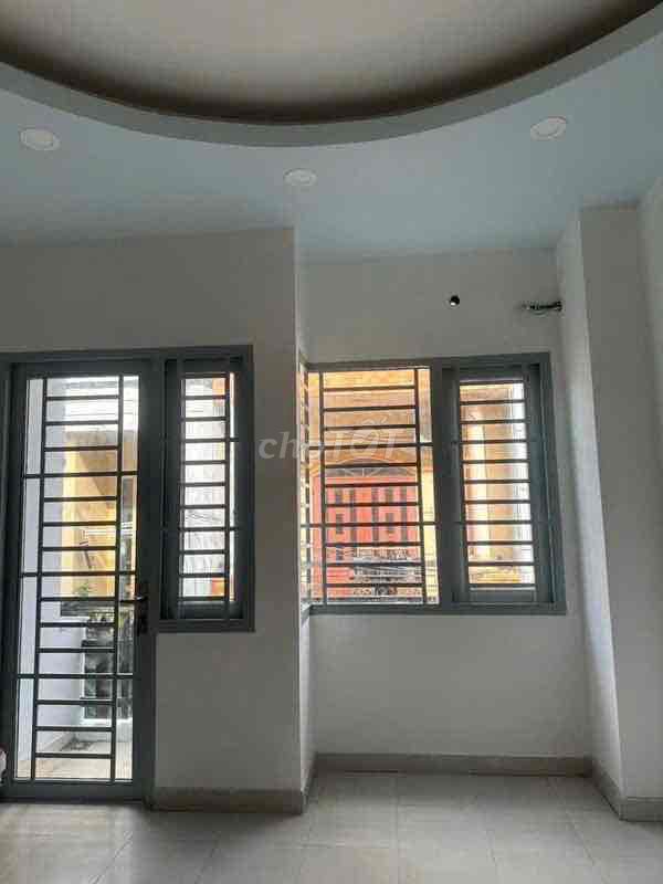 Rent the entire apartment 11 million Thoại Ngọc Hầu Tân Phú district.