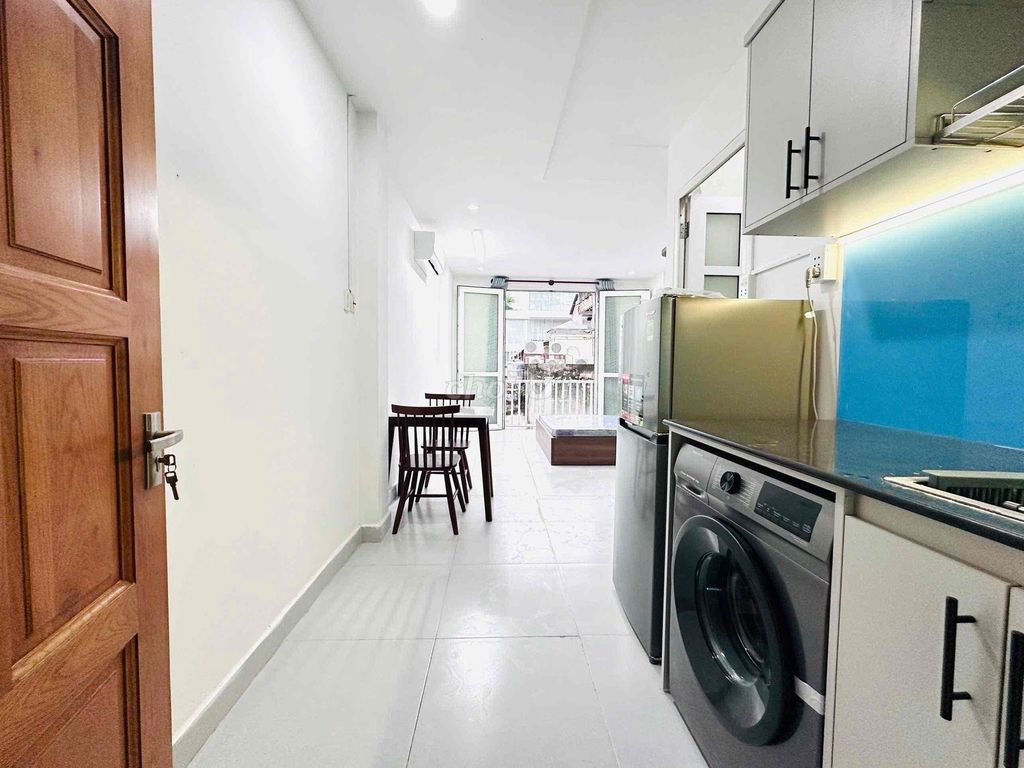 Rent the balcony studio with a full wash-cleaning machine Lý Thường Kiệt.