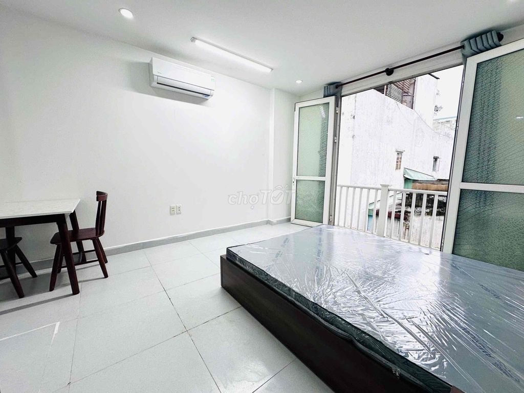 Rent the balcony studio with a full wash-cleaning machine Lý Thường Kiệt.