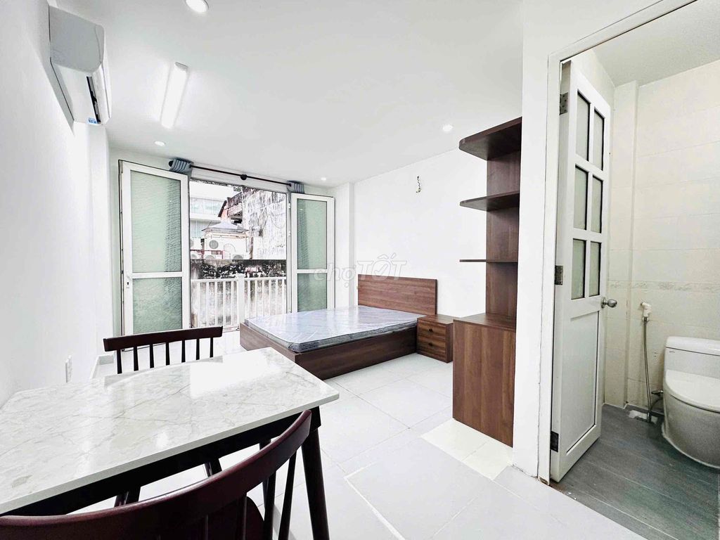 Rent the balcony studio with a full wash-cleaning machine Lý Thường Kiệt.