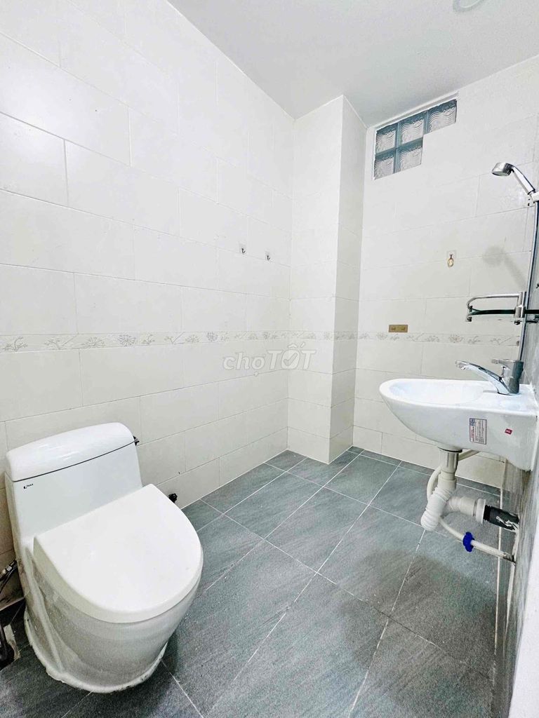 Rent the balcony studio with a full wash-cleaning machine Lý Thường Kiệt.