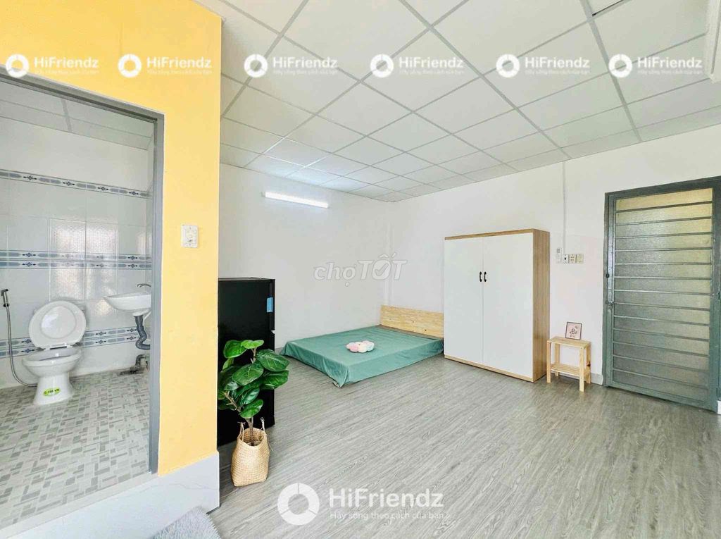 The flat of an internal balcony near the University of Constitutional Corven, bordering District 11
