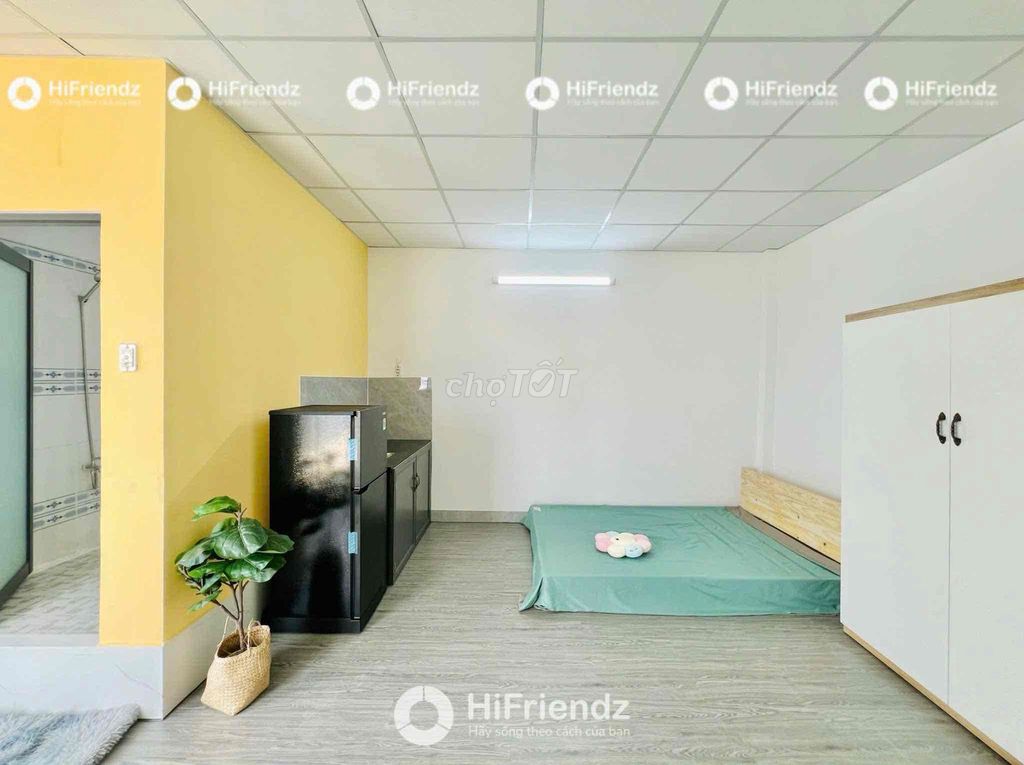 The flat of an internal balcony near the University of Constitutional Corven, bordering District 11