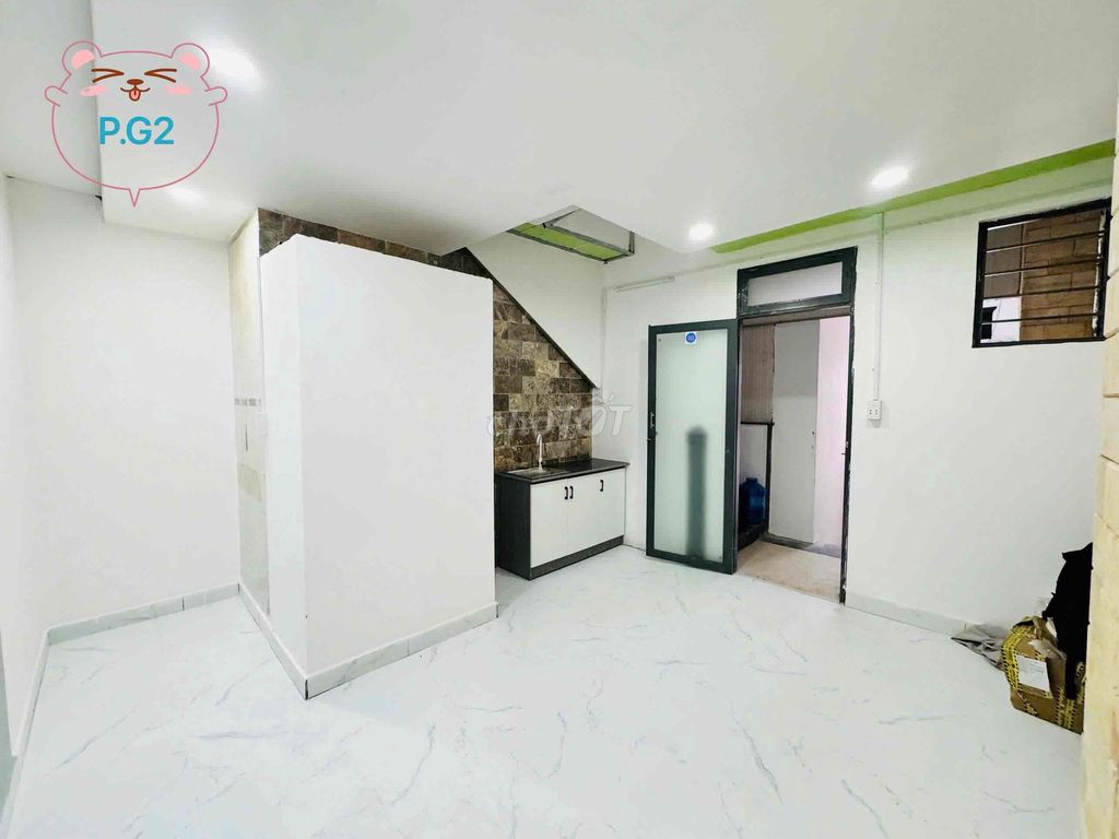It's the owner who rented the apartment where the cold machine is ready.