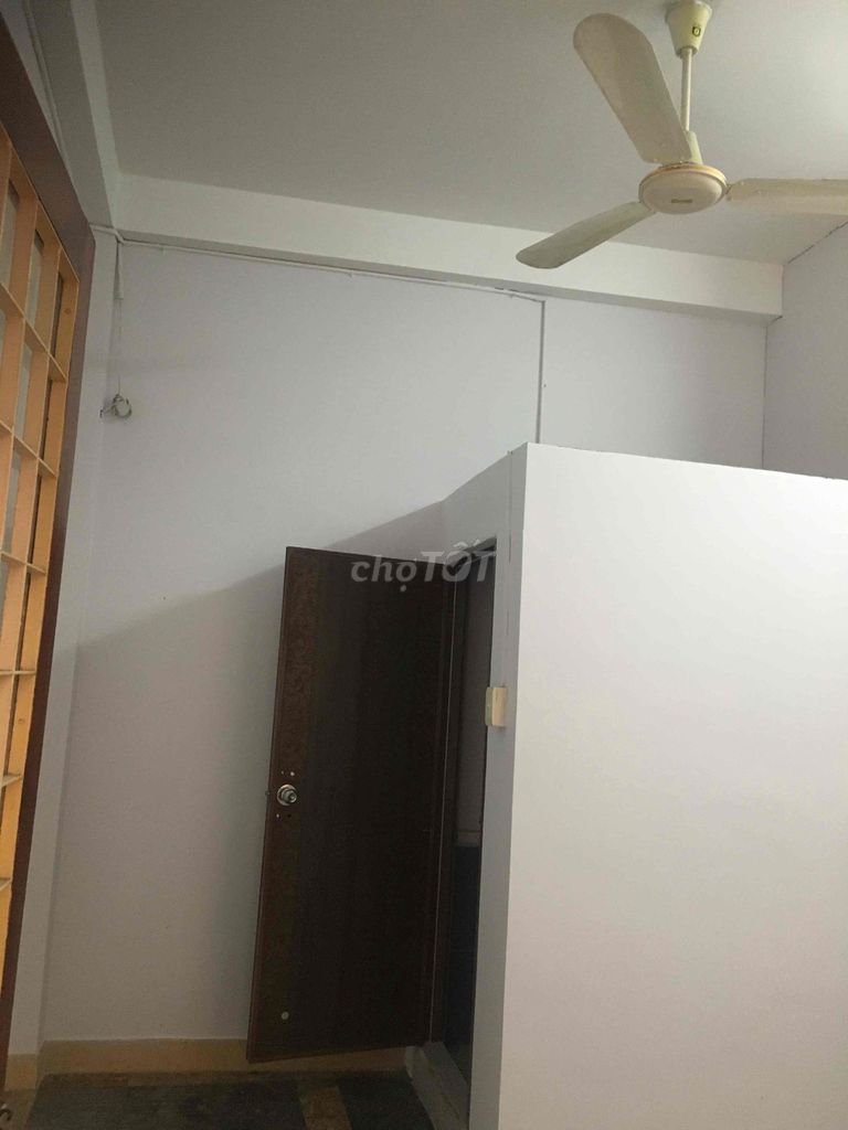 A cheap escape room.
