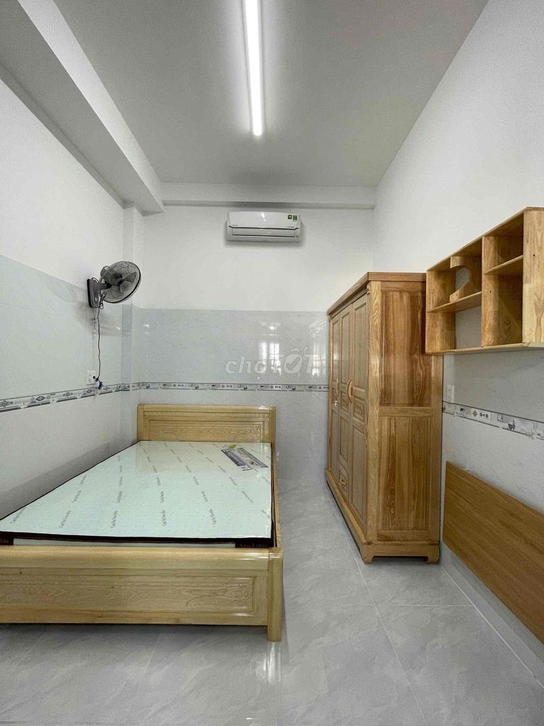 I'll rent a room for the full-silent, cool, quiet apartment.